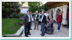 das ist eben die Ebbser "Jugend" mit der akademischen viertel Stunde