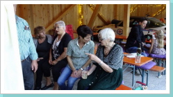 Hinter jedem guten S&auml;nger steht eine starke .... Hand