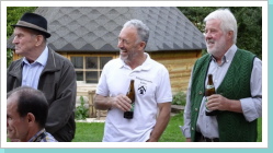 a guater Tenor, braucht feuchte Stimmb&auml;nder