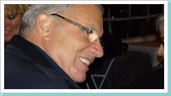 aber's Lachn hat er decht no drauf unser Chorleiter